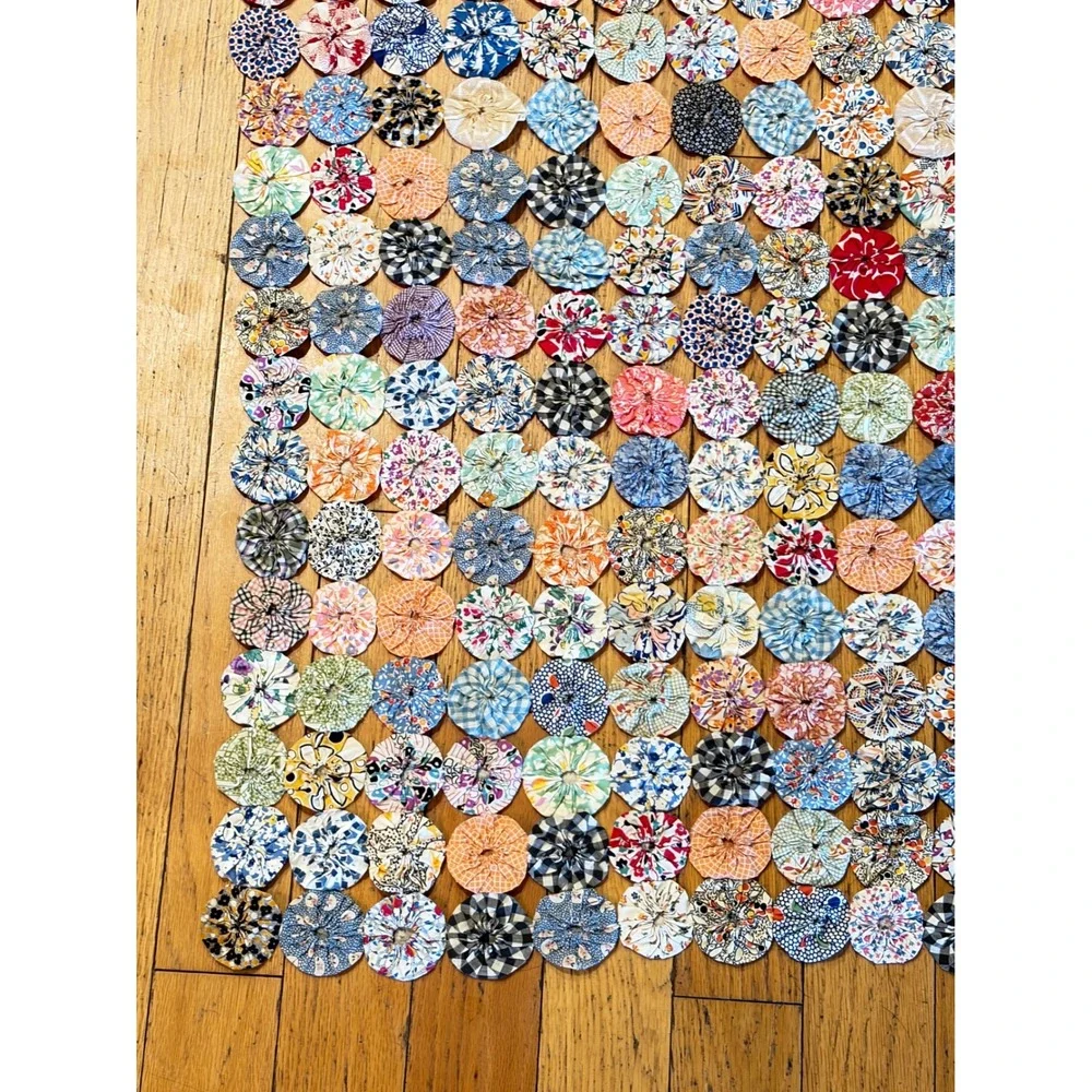 Vintage Handmade Yo-Yo Quilt 72 x 48 Feedsack Fabric Folk Art Textile 1930-1950s